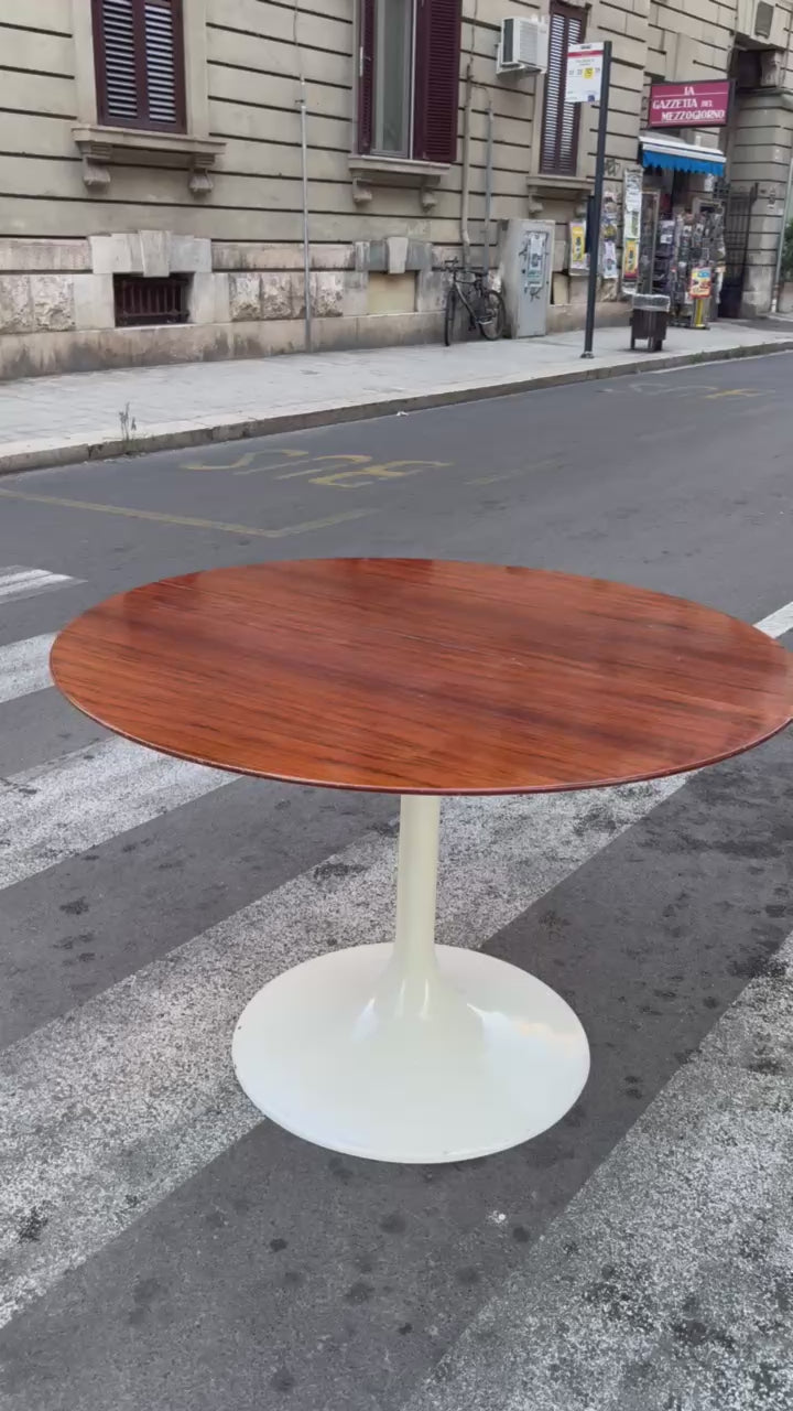 Tavolo Tulip anni 60 estendibile